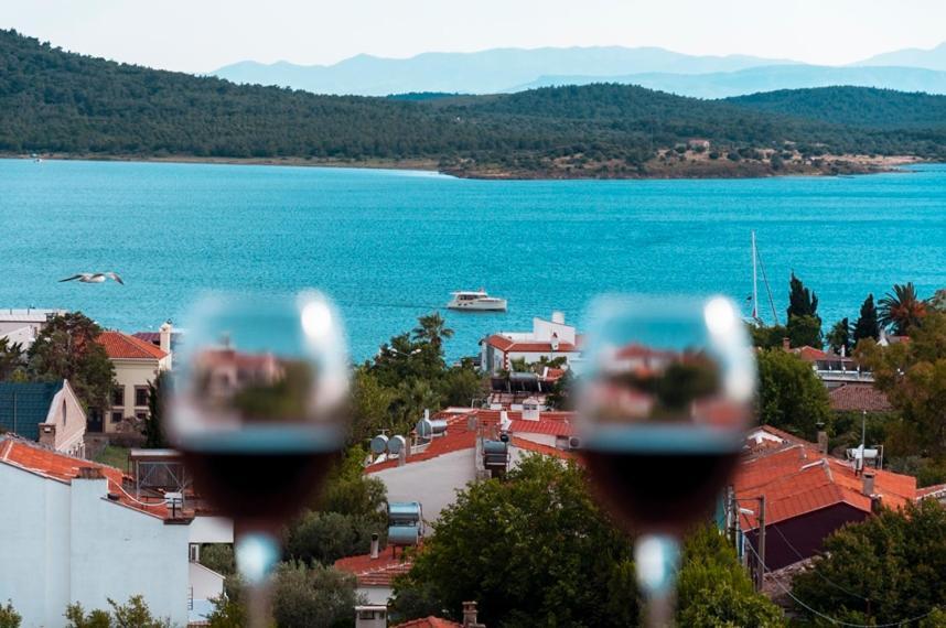 Cunda Tas Konak Otel Ayvalı Exterior foto